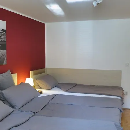 Agatha Apartman *